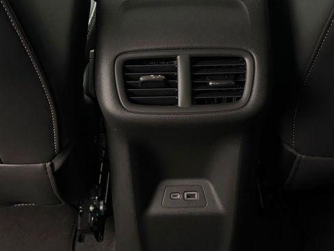 Used 2023 Buick Envision Essence image 24