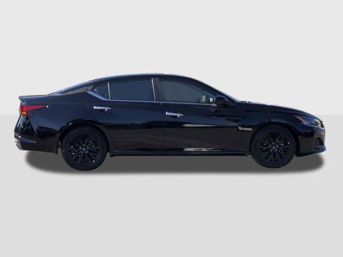 New 2025 Nissan Altima 2.5 SV image 7