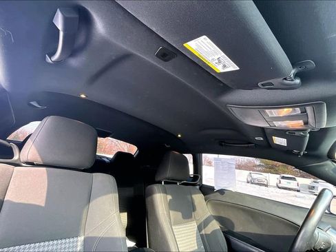 Used 2022 Dodge Challenger SXT image 22