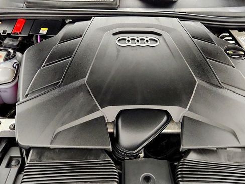 Used 2019 Audi Q8 Premium Plus w/ Premium Plus AWD/4WD image 28