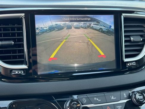 Used 2024 Chrysler Pacifica Touring-L image 29