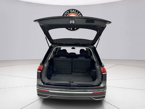 Used 2022 Volkswagen Tiguan SE image 21