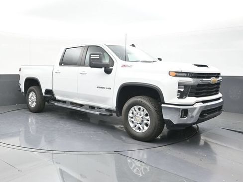 Used 2024 Chevrolet Silverado 2500 LT AWD/4WD image 20