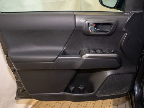 Certified 2023 Toyota Tacoma TRD Off-Road image 10