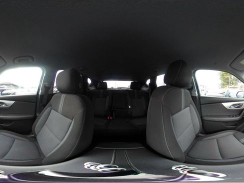 Used 2025 Chevrolet Blazer LT FWD image 38