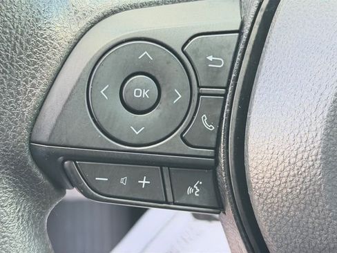 Used 2025 Toyota RAV4 XLE AWD/4WD image 22