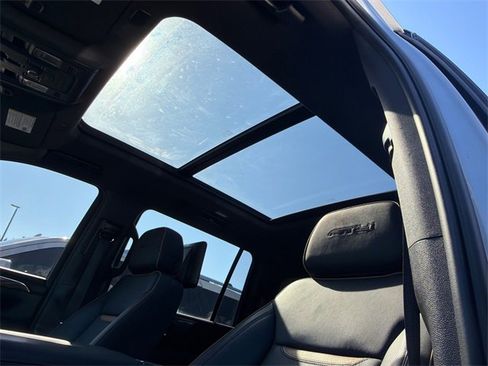 Used 2024 GMC Yukon XL AT4 image 34