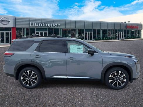 New 2026 Nissan Pathfinder Platinum w/ Cargo Package AWD/4WD image 5