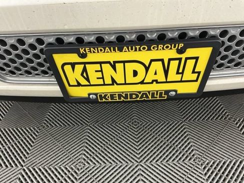 Used 2011 GMC Yukon XL Denali AWD/4WD image 33