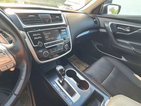 Used 2018 Nissan Altima 2.5 SR FWD image 29