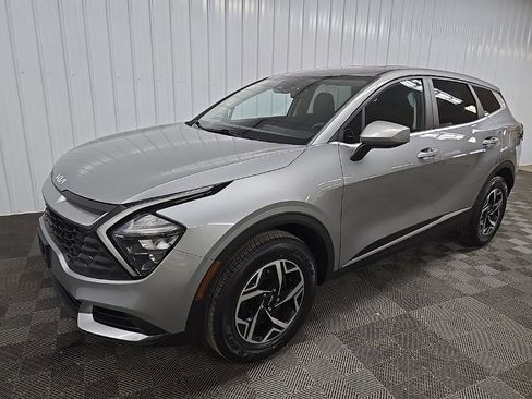 Used 2023 Kia Sportage LX image 8