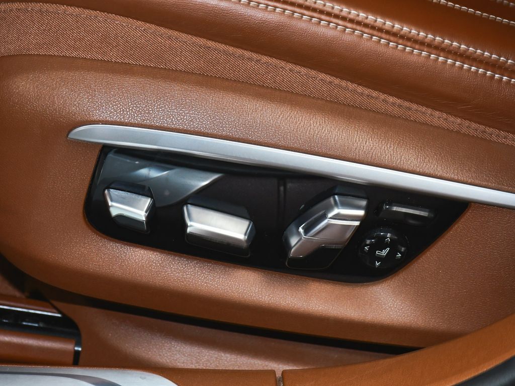 Used 2022 BMW ALPINA B7 xDrive w/ Luxury Rear Seating Package AWD/4WD image 68