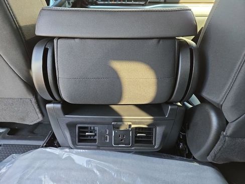 New 2026 Chevrolet Silverado 1500 LT w/ Z71 Off-Road Package image 12