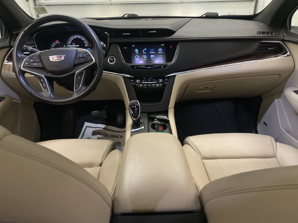 Used 2017 Cadillac XT5 Luxury w/ Driver Awareness Package FWD image 14