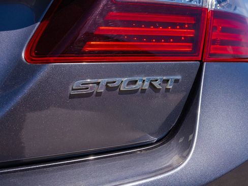 Used 2017 Honda Accord Sport image 13