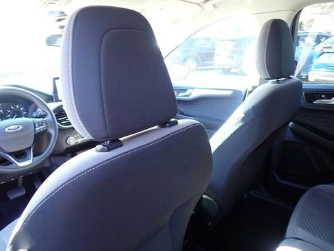 Used 2020 Ford Escape SE image 17