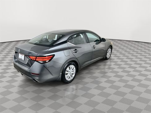 Certified 2022 Nissan Sentra S image 8