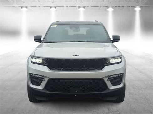 New 2025 Jeep Grand Cherokee Limited image 3