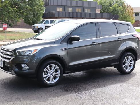 Used 2017 Ford Escape SE image 10