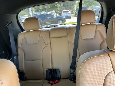 Used 2022 Kia Telluride SX w/ Towing Package FWD image 16