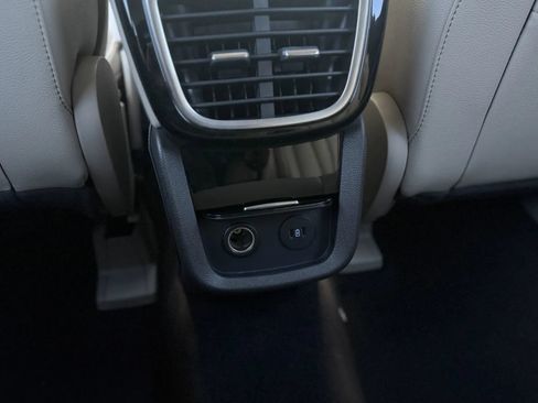 Used 2022 Lincoln Nautilus FWD w/ Premium Package image 41