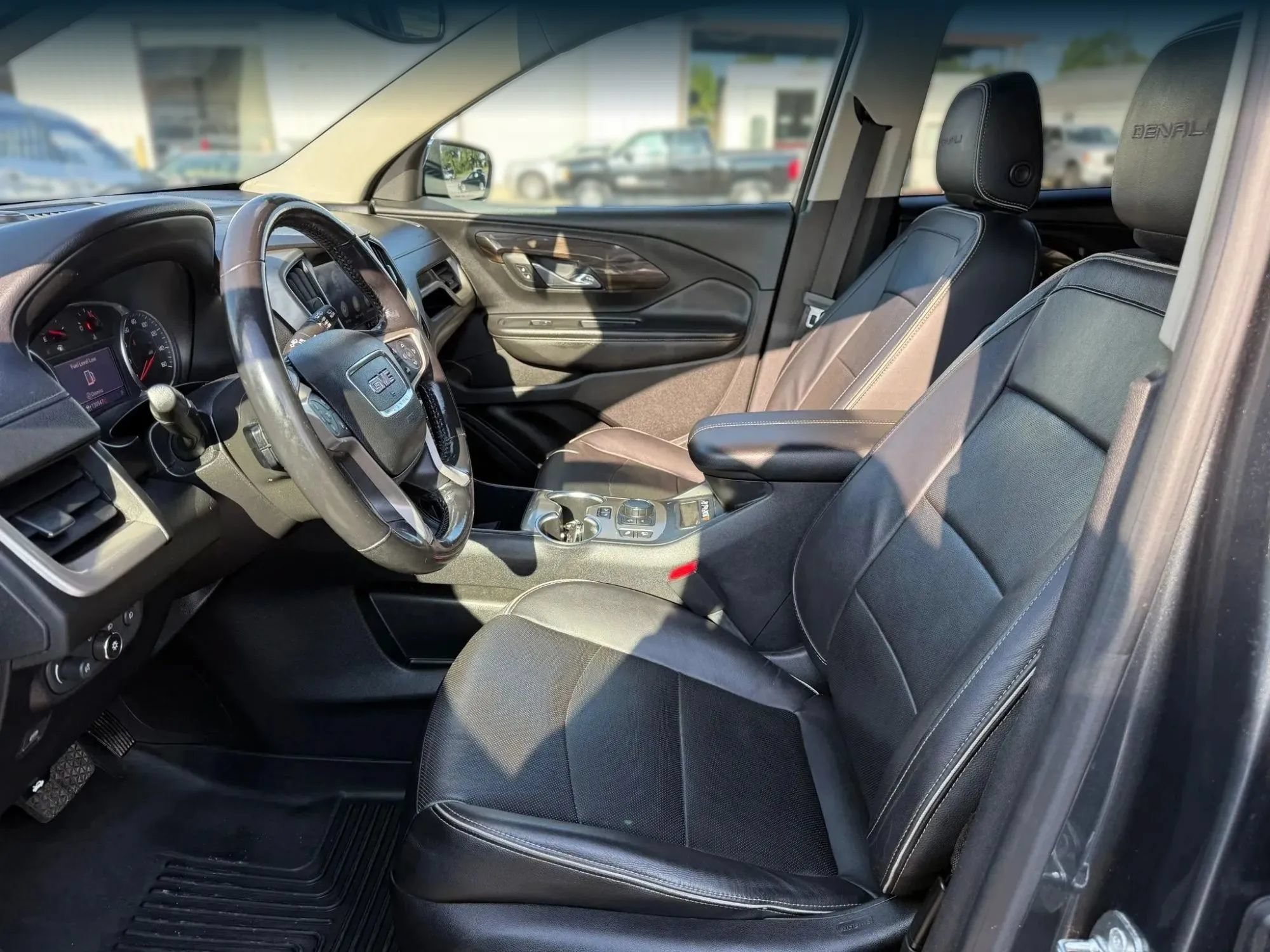 Used 2019 GMC Terrain Denali w/ Advanced Safety Package AWD/4WD image 2