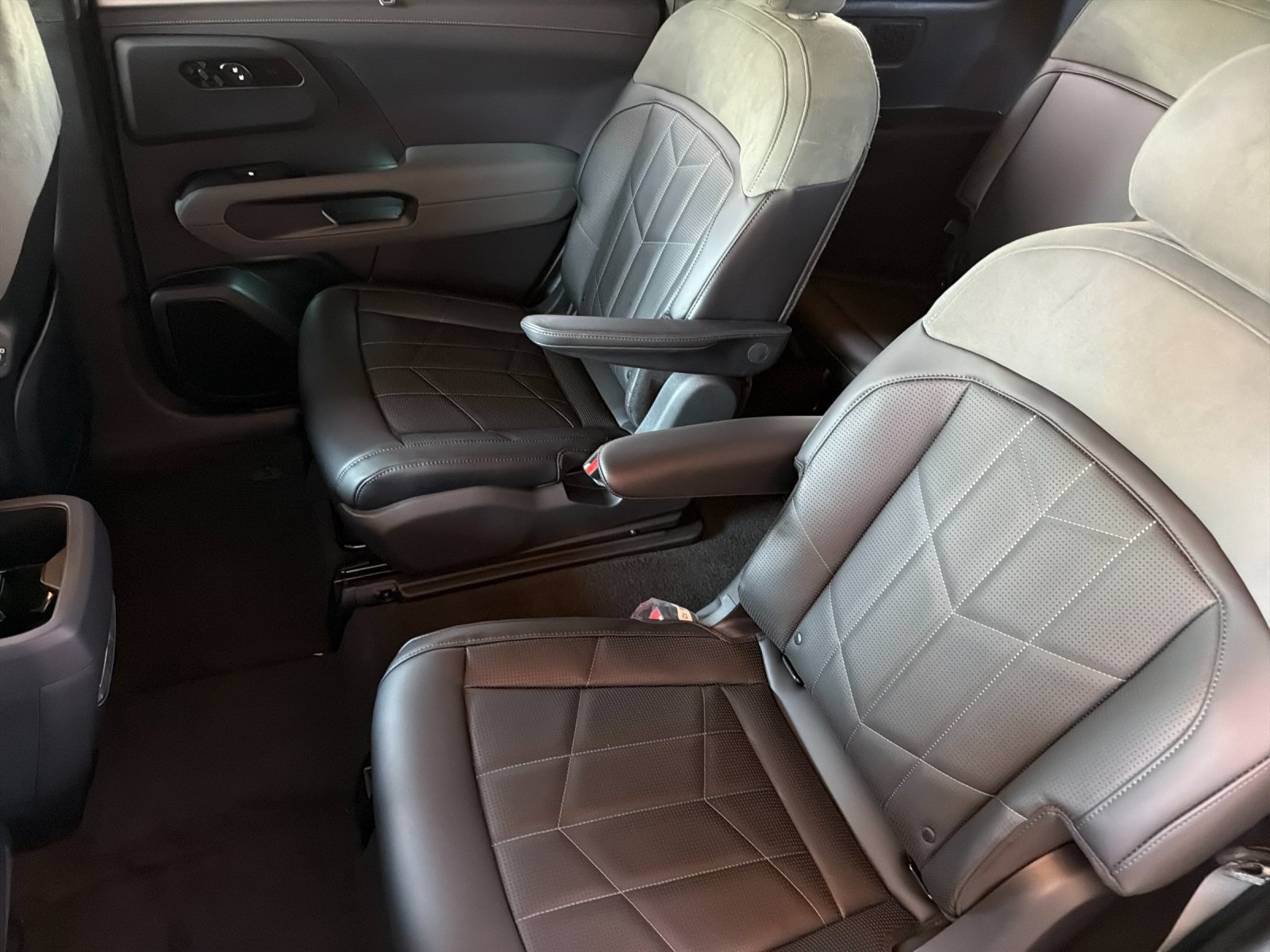 New 2027 Kia Telluride X-Line SX Prestige w/ Towing Package AWD/4WD image 12