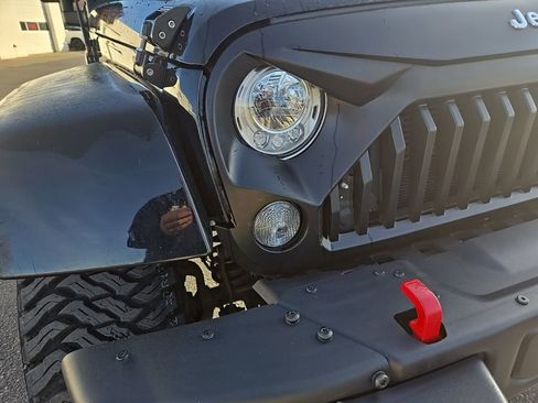 Used 2017 Jeep Wrangler Unlimited Rubicon image 27