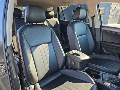 Used 2022 Volkswagen Tiguan SE image 13