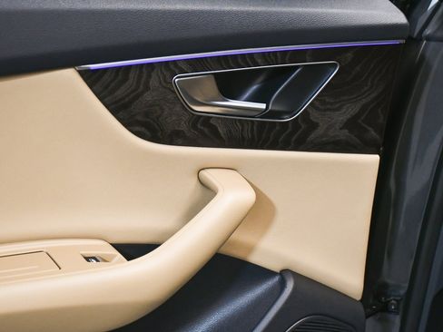 Used 2021 Audi Q8 Premium Plus w/ Premium Plus Package image 15