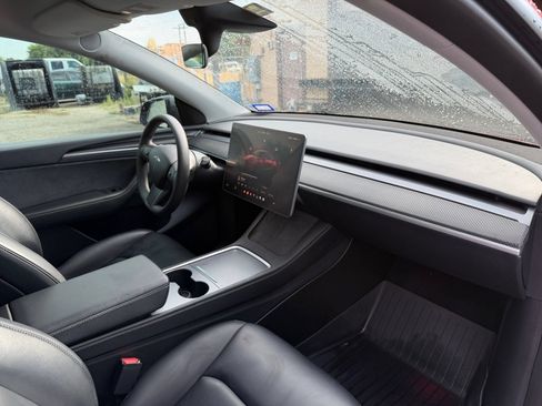 Used 2022 Tesla Model Y Performance AWD/4WD image 16