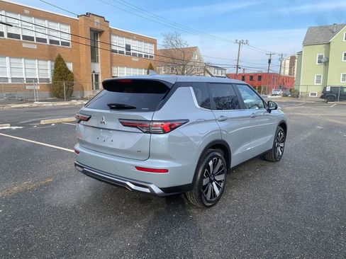 New 2026 Mitsubishi Outlander SE image 5