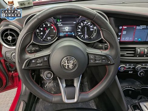 Used 2023 Alfa Romeo Giulia Estrema image 21