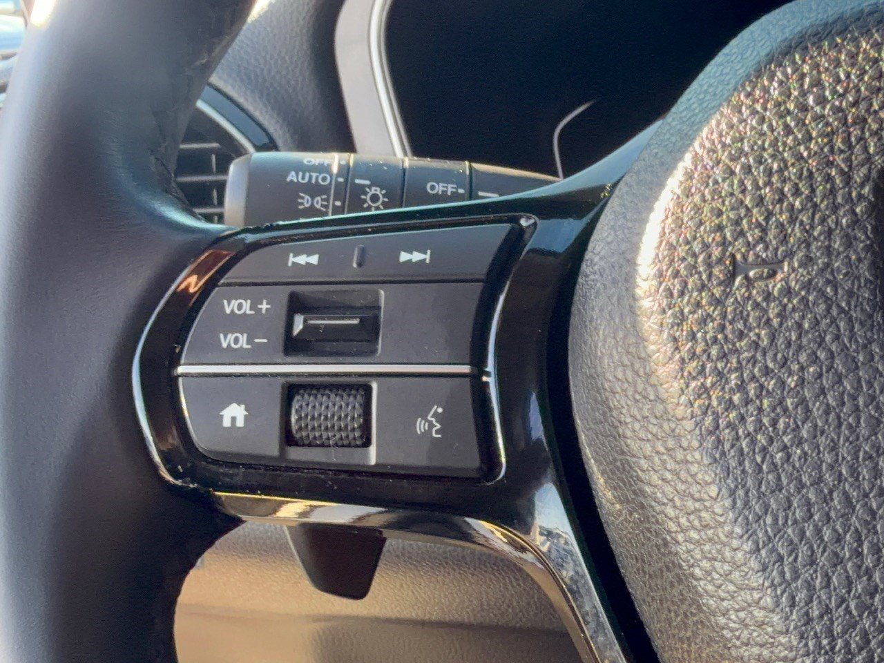 Used 2025 Honda Pilot EX-L image 18