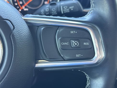 Used 2021 Jeep Wrangler Unlimited Sahara AWD/4WD image 17