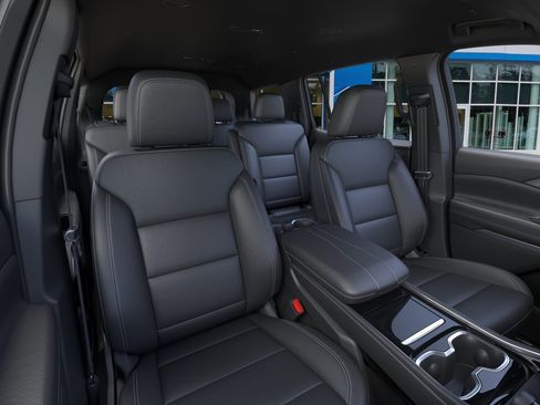 New 2026 Chevrolet Traverse LT FWD image 18