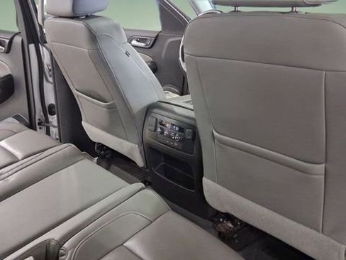Used 2017 Chevrolet Suburban LT AWD/4WD image 15