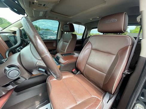 Used 2019 Chevrolet Silverado 2500 High Country w/ Duramax Plus Package AWD/4WD image 8