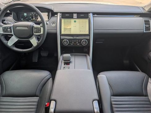 Used 2024 Land Rover Discovery S AWD/4WD image 25