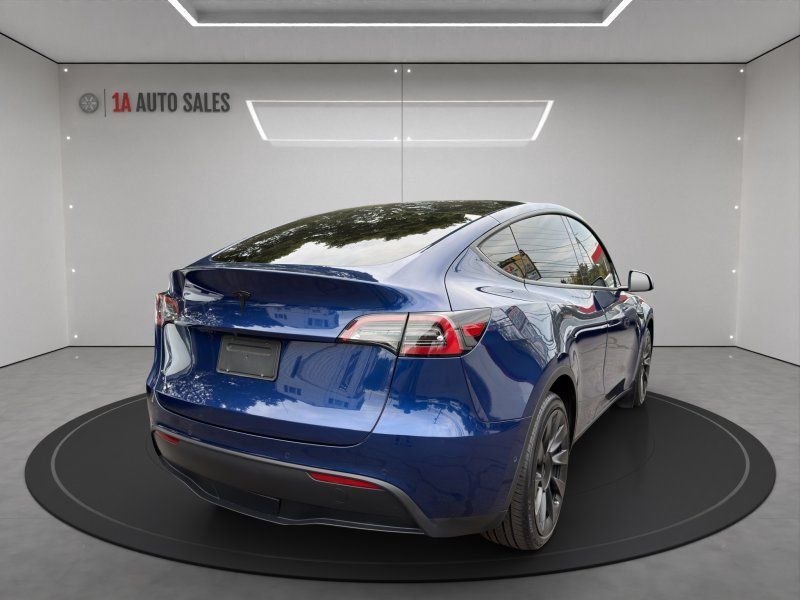 Used 2022 Tesla Model Y Long Range AWD/4WD image 5