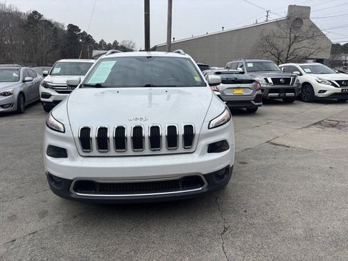 Used 2017 Jeep Cherokee Limited w/ Luxury Group image 4