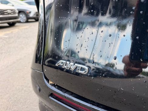 Used 2022 Toyota Sienna Limited AWD/4WD image 11