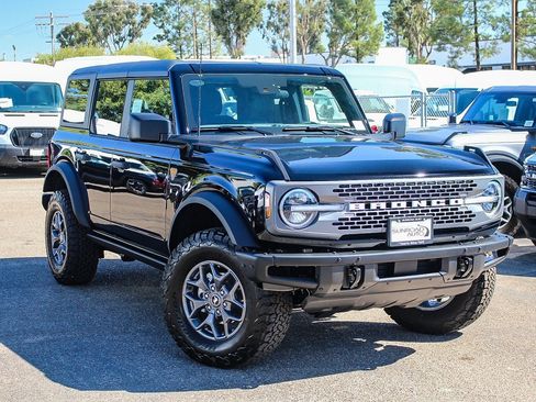 New 2025 Ford Bronco Badlands image 1