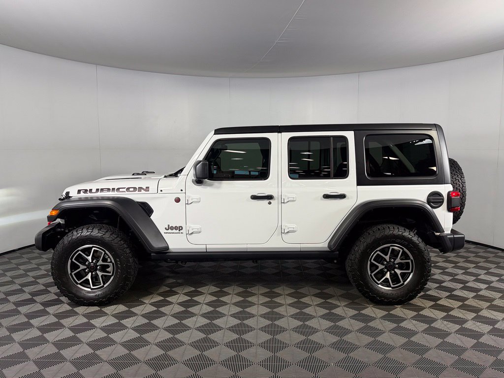Used 2025 Jeep Wrangler Unlimited Rubicon w/ Convenience Group AWD/4WD image 11