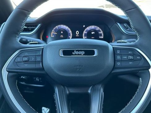 New 2025 Jeep Grand Cherokee Altitude RWD image 22
