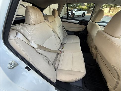 Used 2019 Subaru Outback 2.5i Premium AWD/4WD image 13