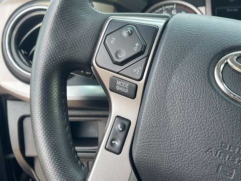 Used 2019 Toyota Tacoma SR5 AWD/4WD image 24
