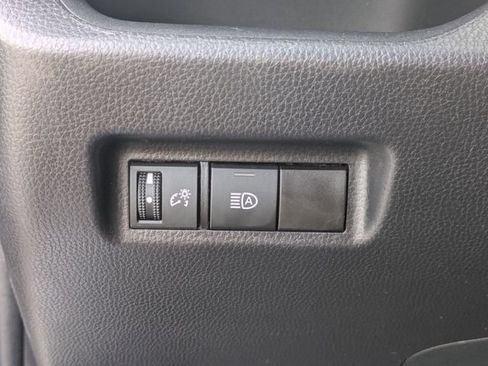 Used 2025 Toyota RAV4 XLE FWD image 16
