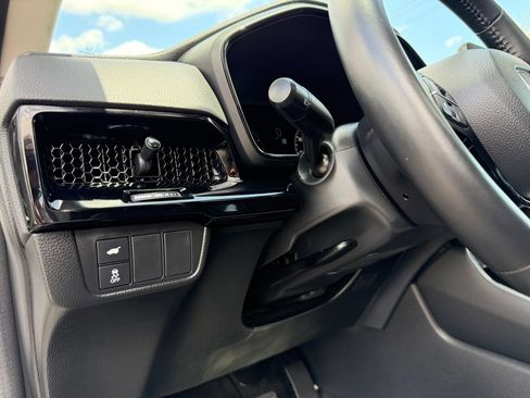 Used 2025 Honda CR-V EX-L image 30