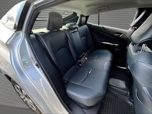 Used 2020 Toyota Prius XLE AWD/4WD image 25